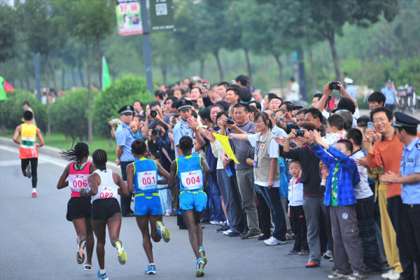 股票配资知识网推荐 小心！跑友之间的“捧杀”，可能正在悄悄毁掉你的健康…